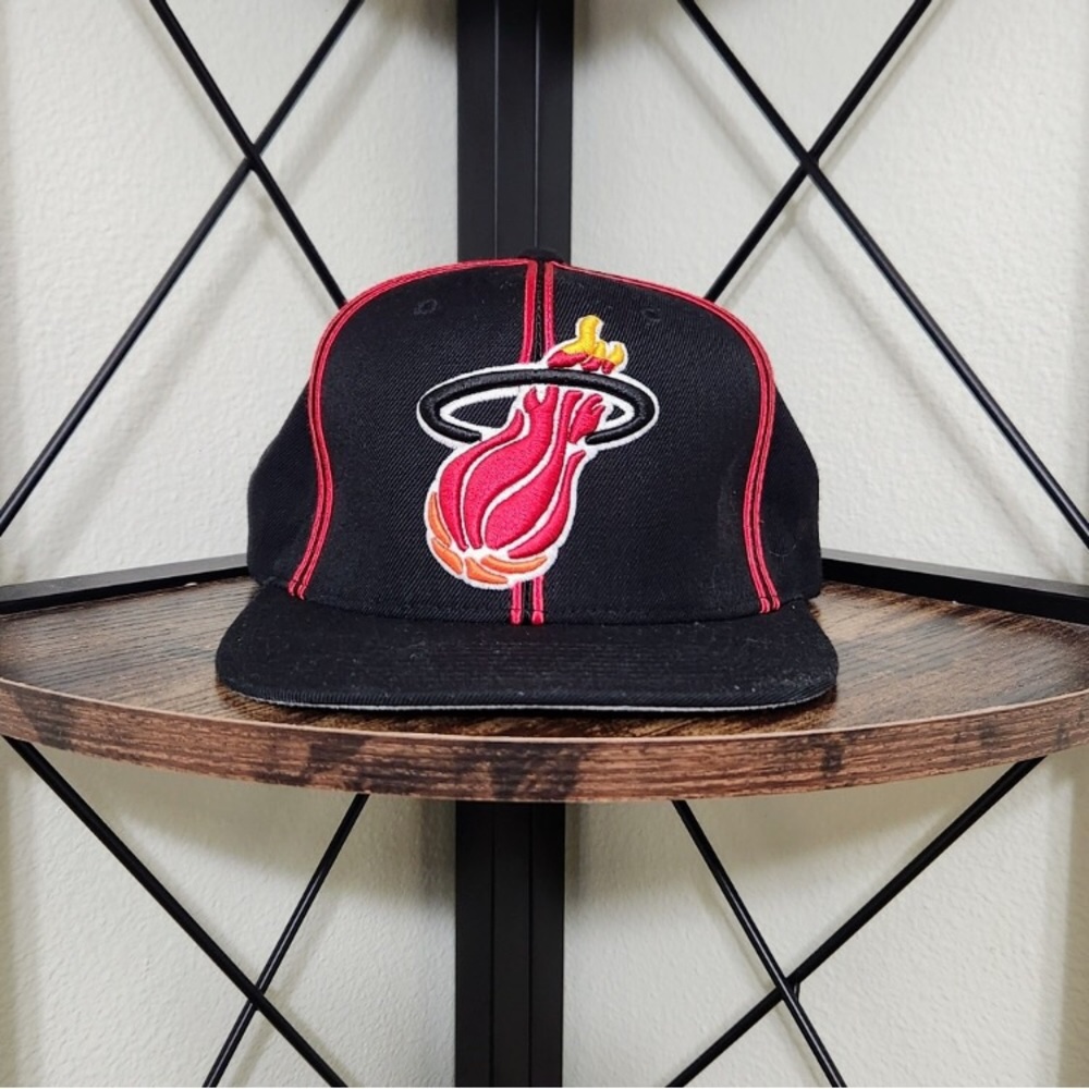 Mitchell & Ness Miami Heat NBA Snapback Hat